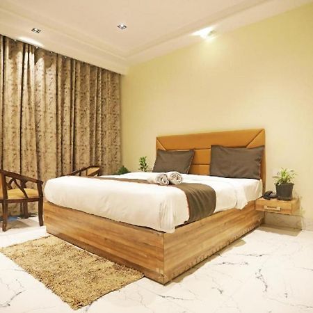 Hotel Royal Paradise By Kdson Új-Delhi Kültér fotó