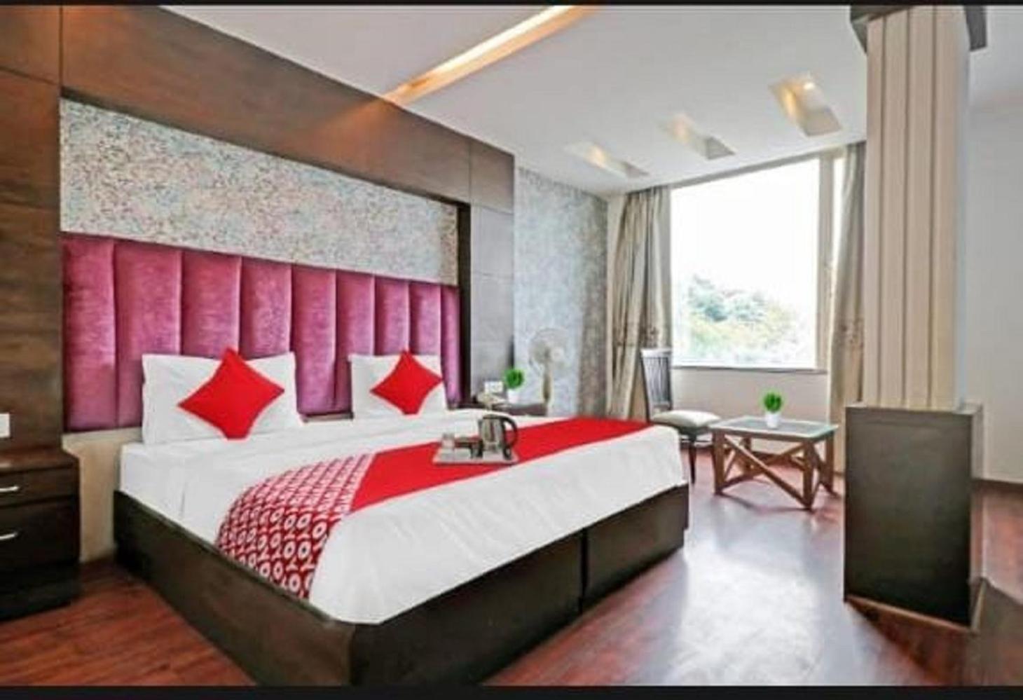 Hotel Royal Paradise By Kdson Új-Delhi Kültér fotó