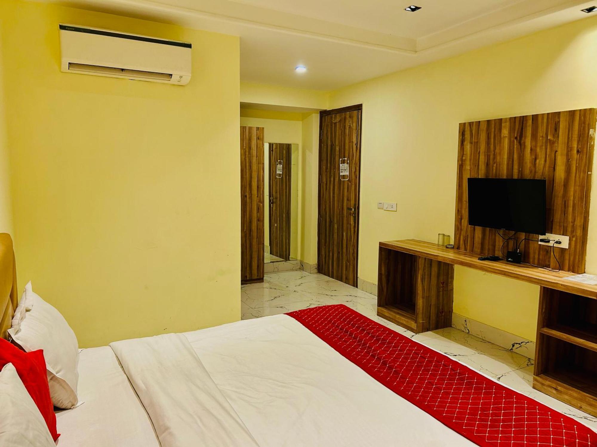 Hotel Royal Paradise By Kdson Új-Delhi Kültér fotó