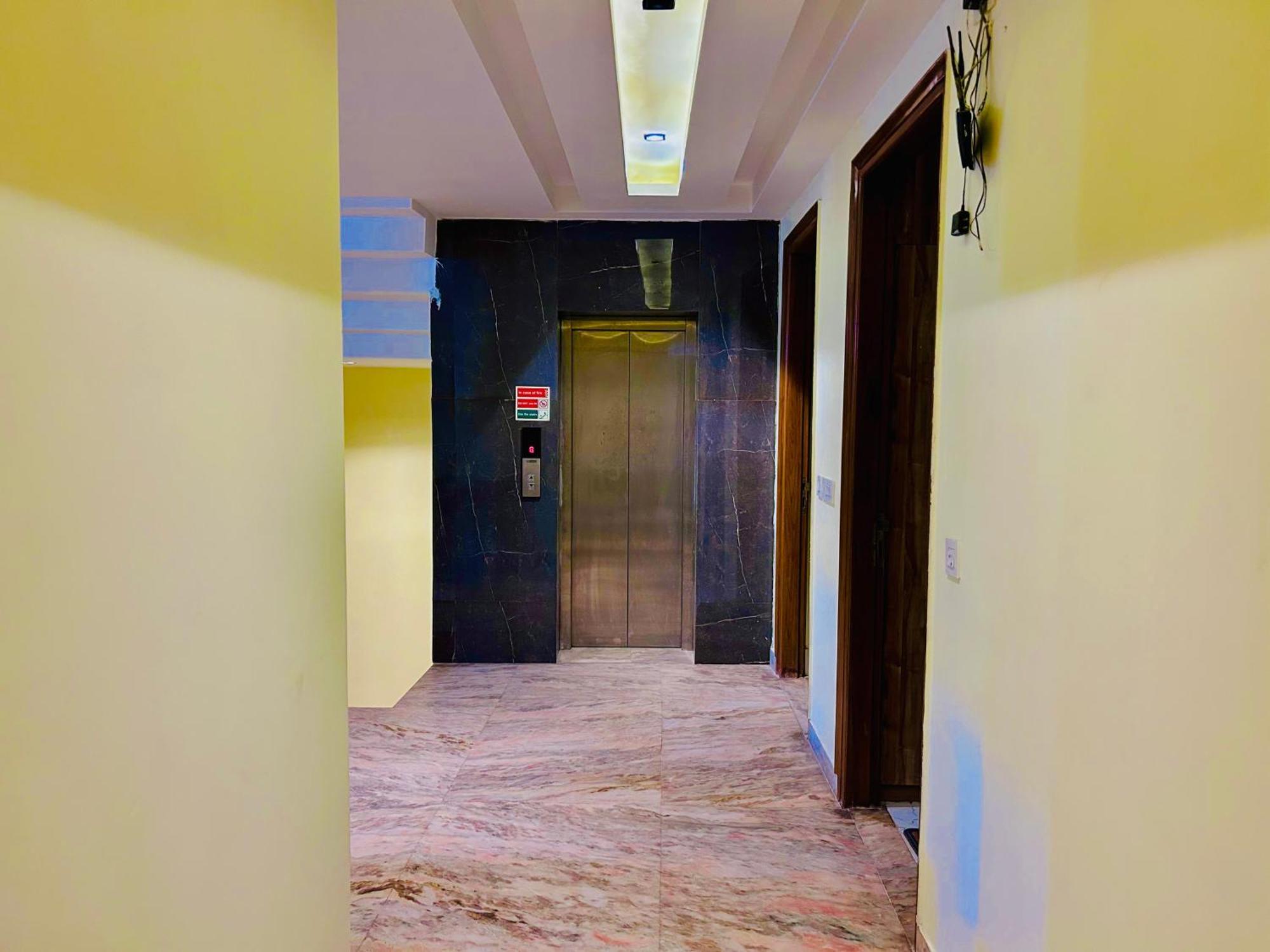 Hotel Royal Paradise By Kdson Új-Delhi Kültér fotó
